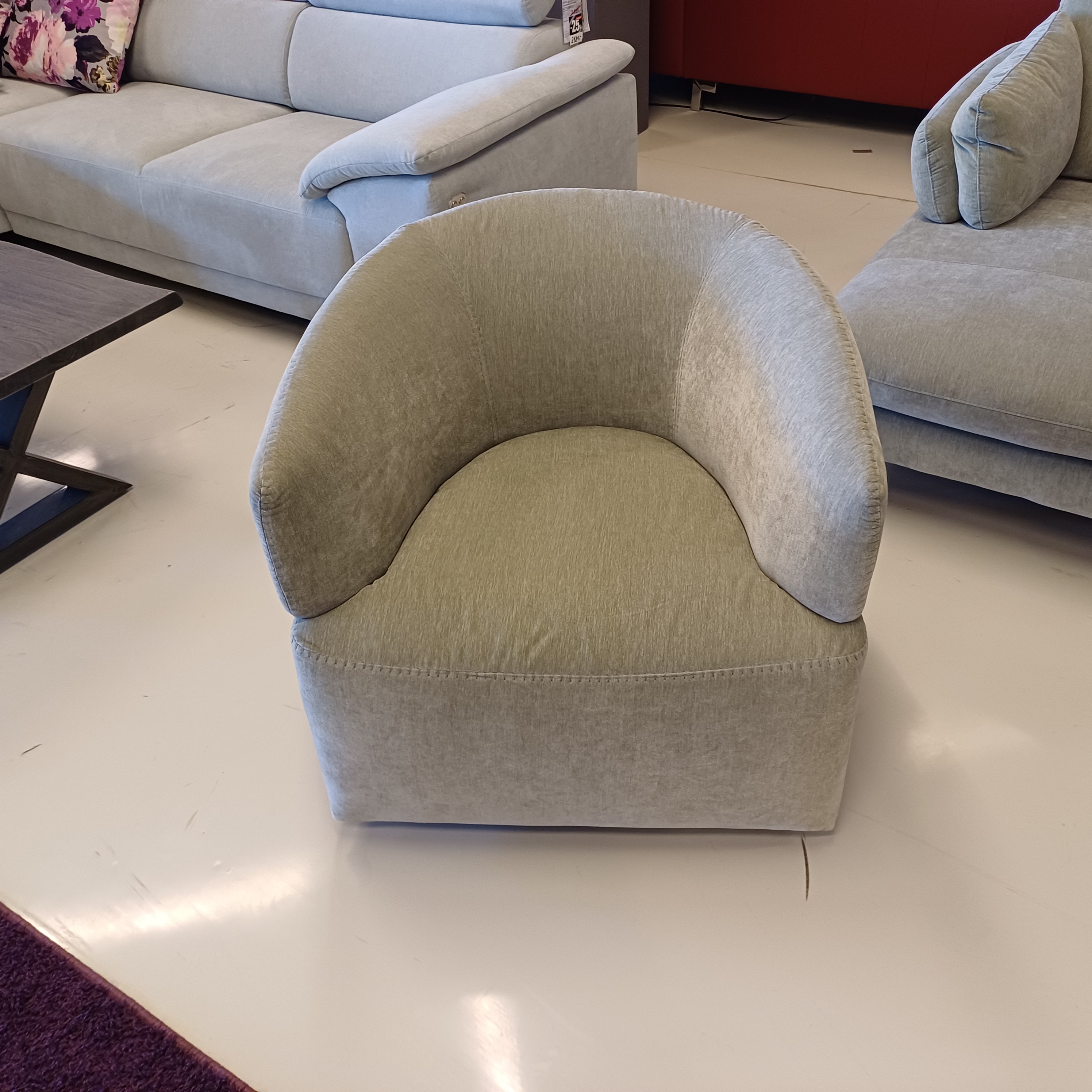 Sessel von Calia in Stoff grau