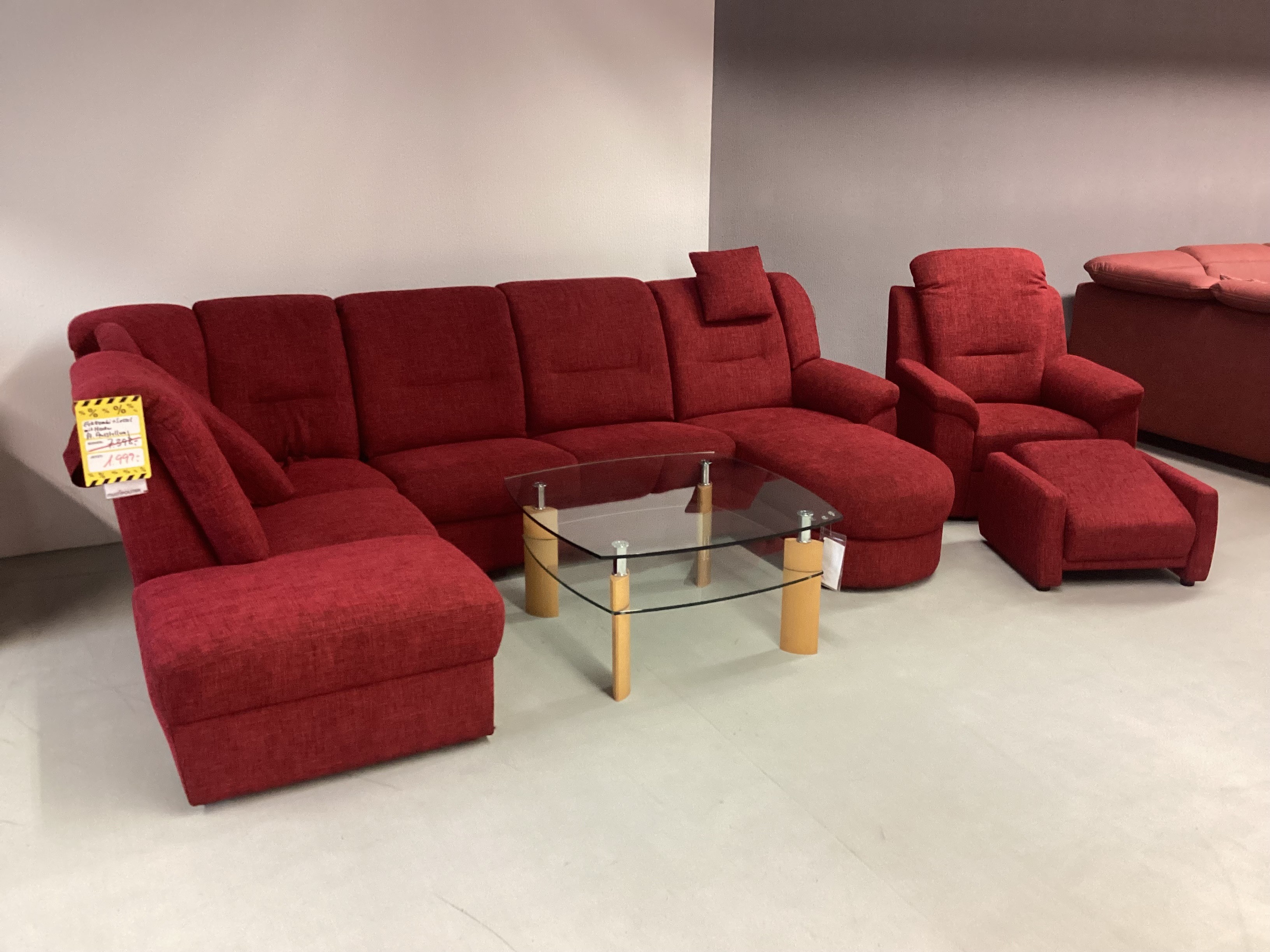 Eckkombi U-Form mit Sessel und Hocker in Stoff rot