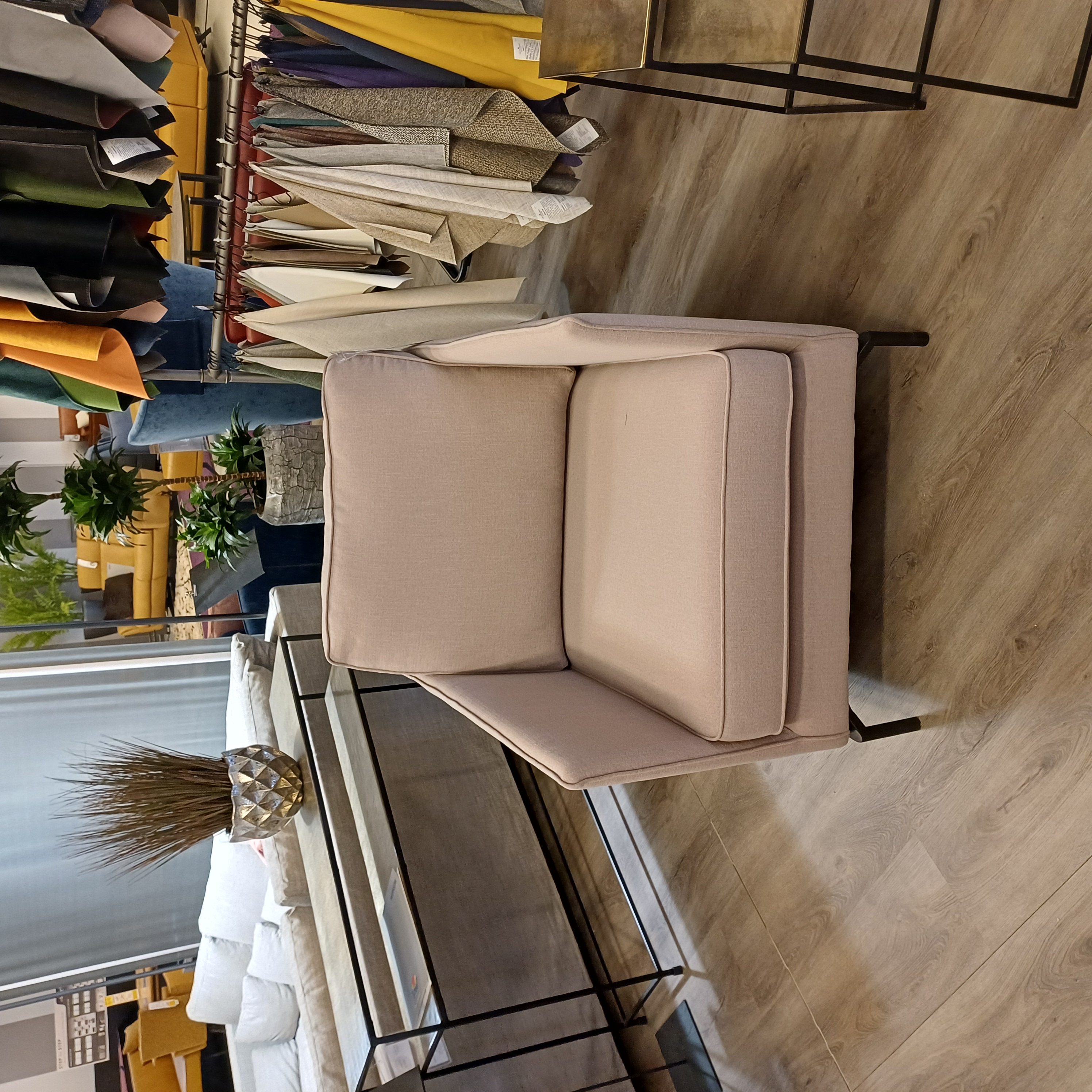 Moderner Sessel in Stoff Moderner Sessel in Stoff