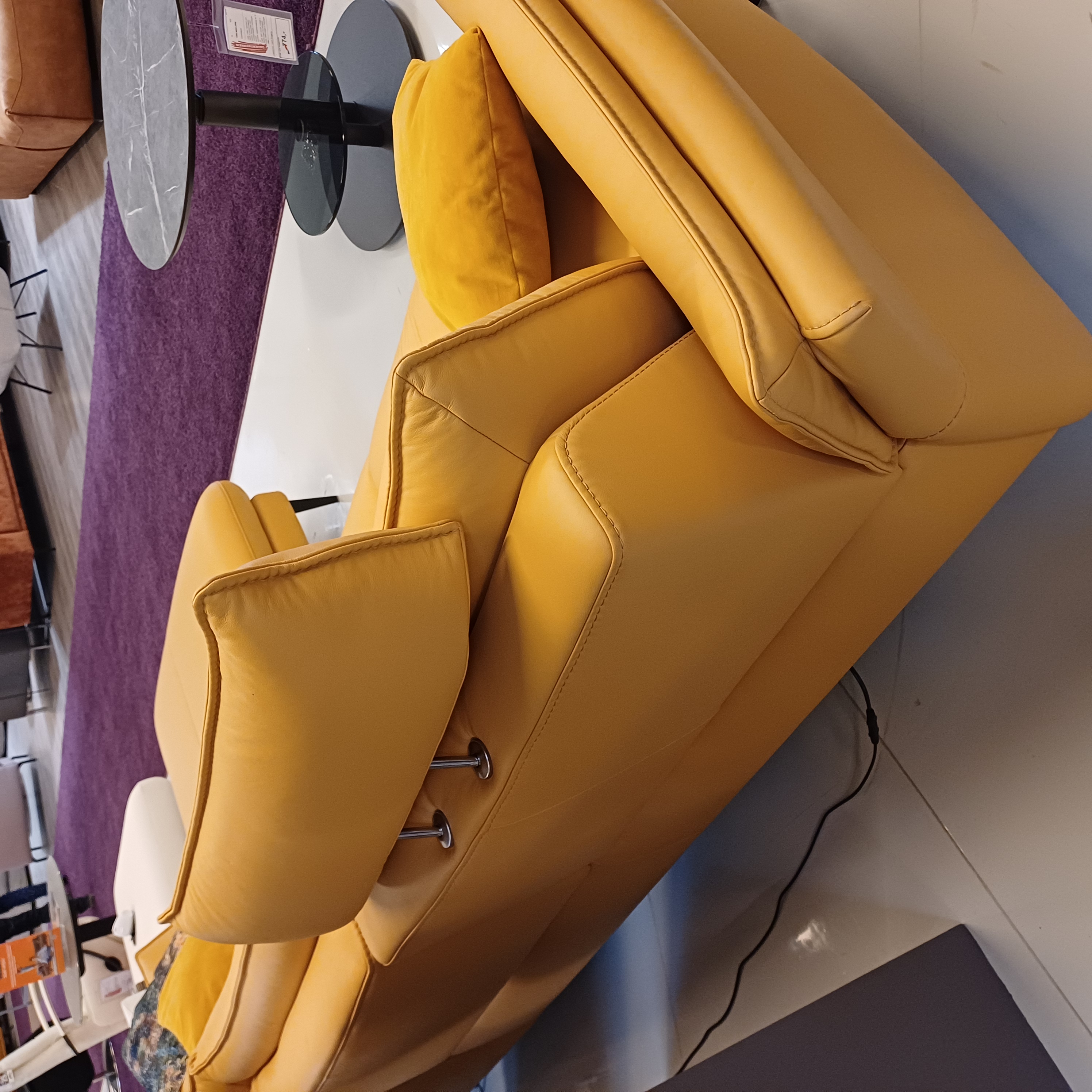 Schönes Ledersofa mit Funktionen