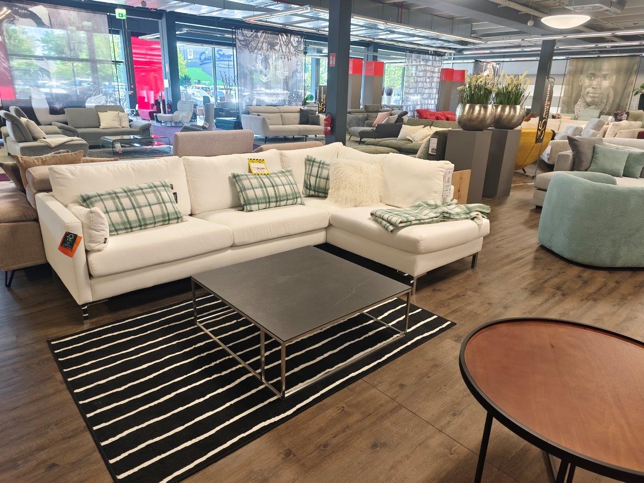 Ecksofa Jacobsen weiß Stoff