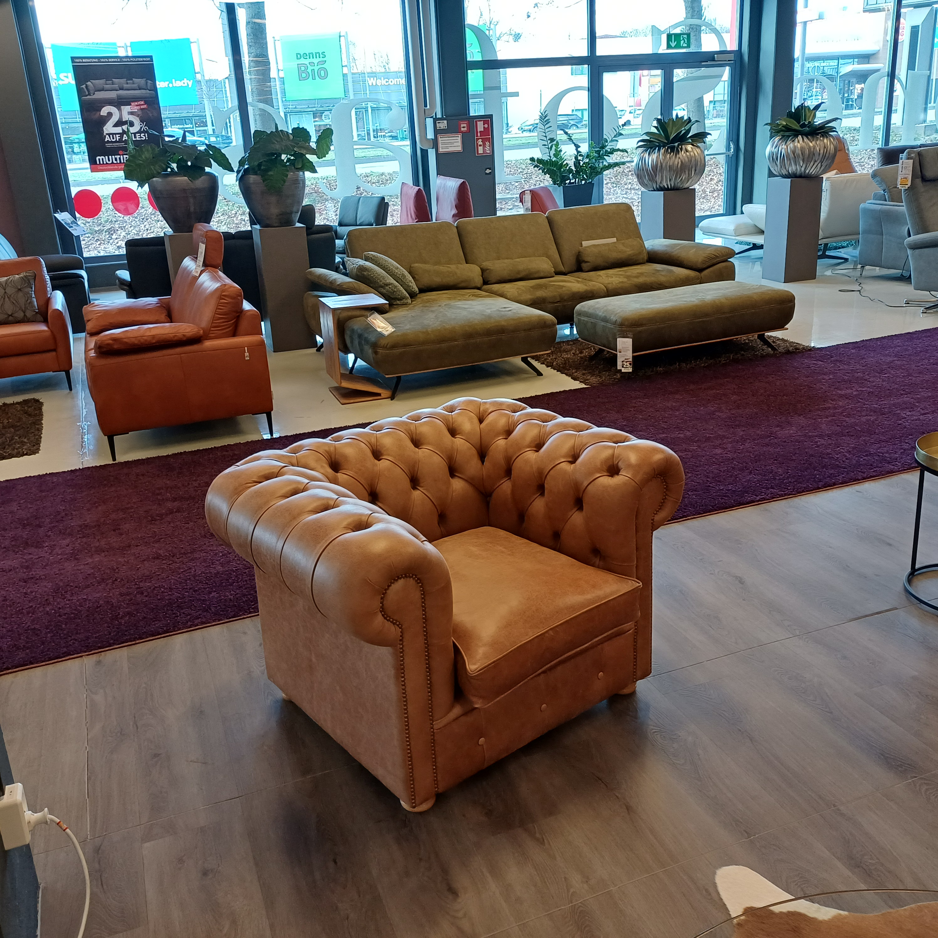 Chesterfield Sofa 3,5-Sitzer mit Sessel in Leder