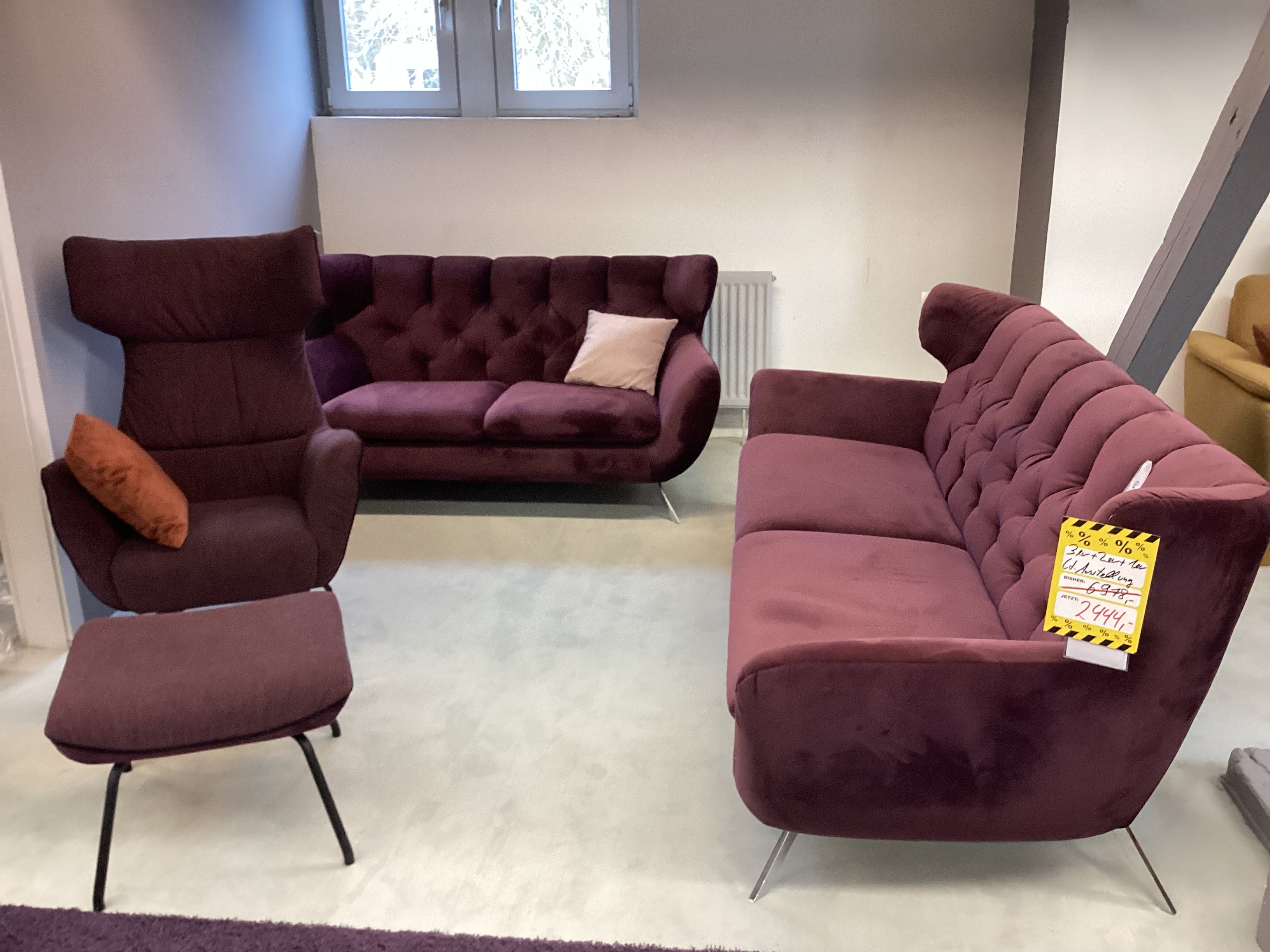 Gerry Hilbert Seca 3-Sitzer, 2-Sitzer, Ohrensessel und Hocker