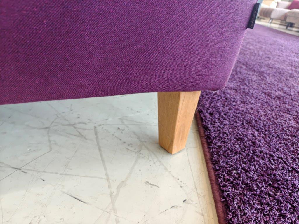 Polstergruppe 2-Sitzer und 2 Sessel in Stoff lila