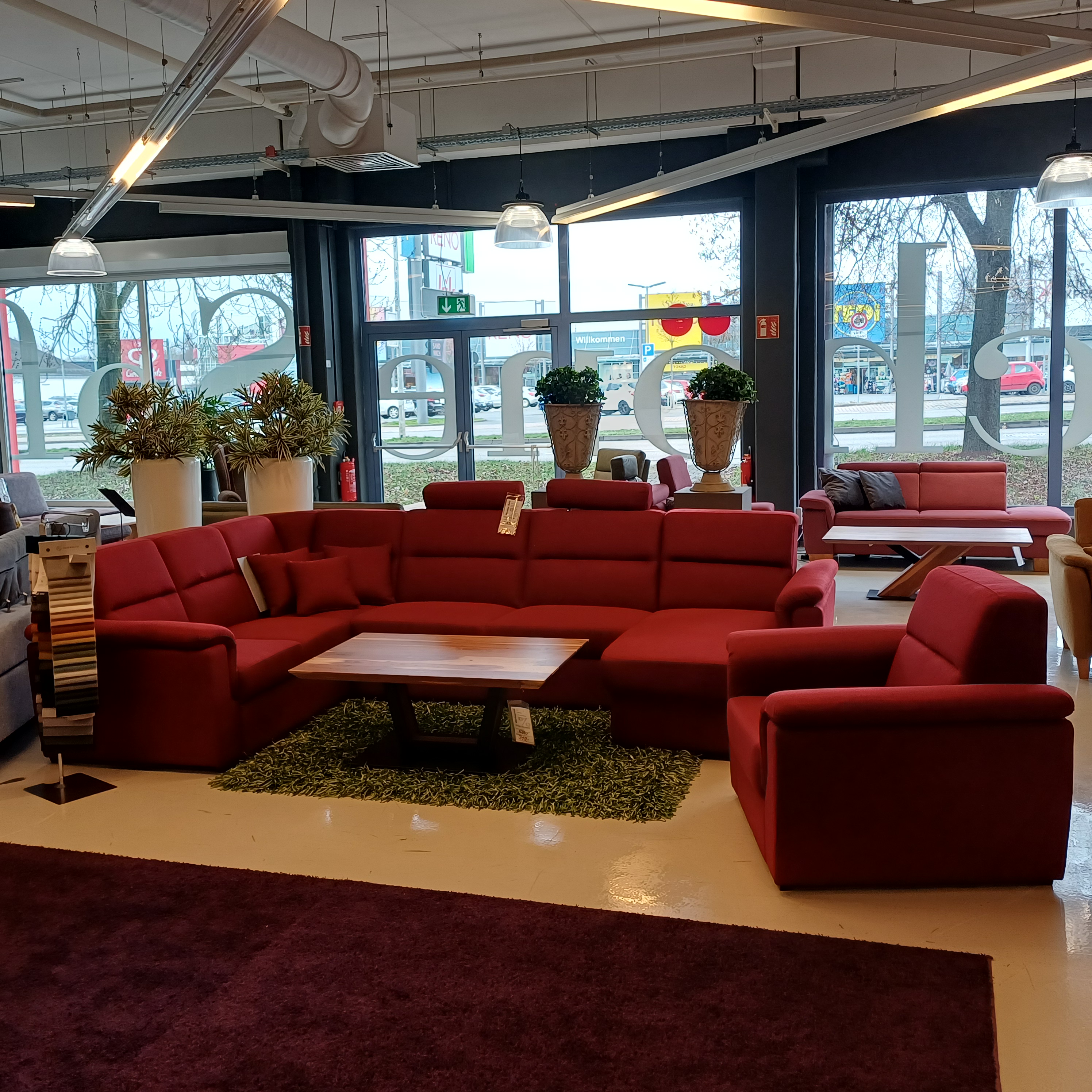 Wohnlandschaft in Stoff rot mit Sessel Wohnlandschaft in Stoff rot mit Sessel